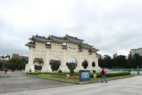 Top 5 services pour louer un vélo à paris en 2025